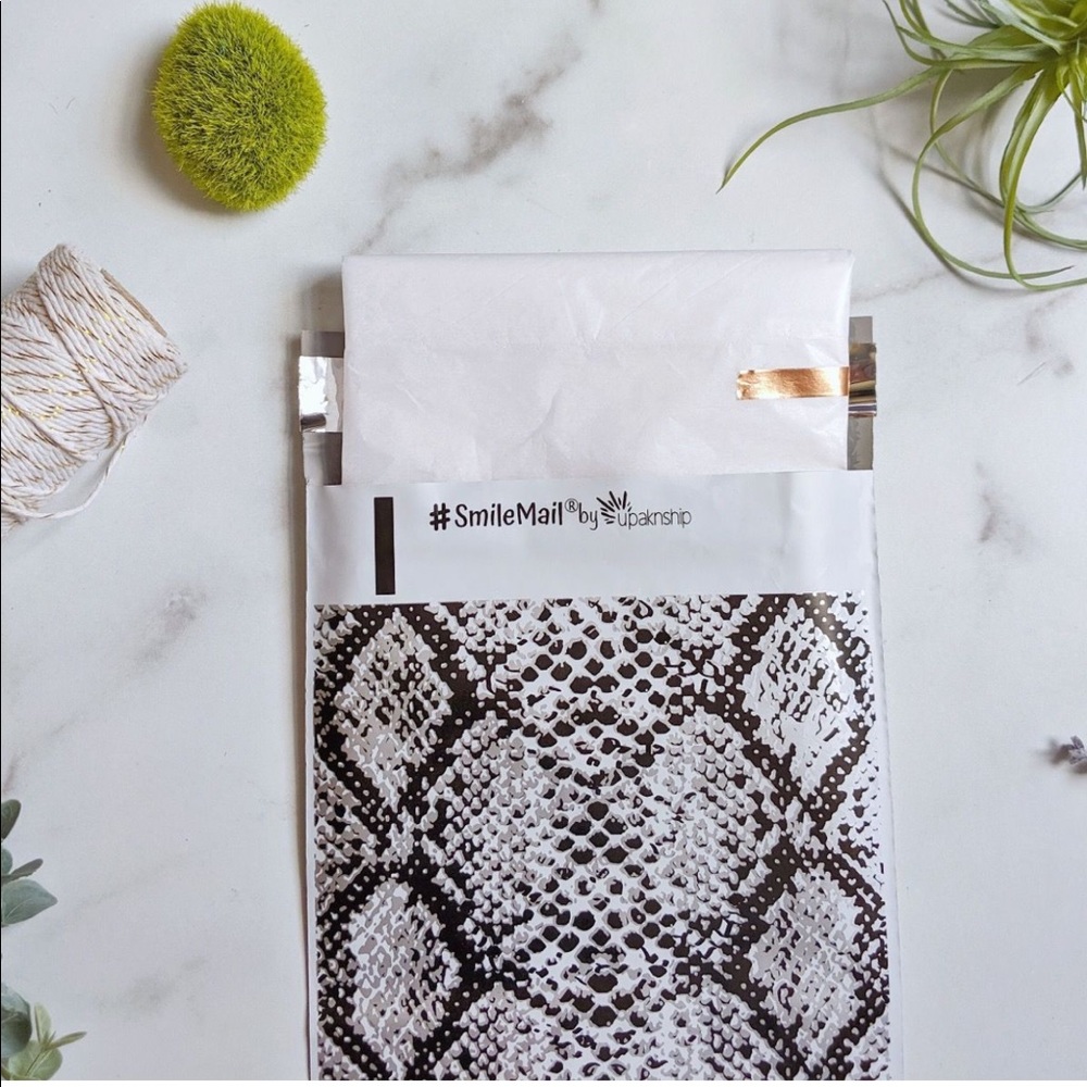 25 6X9 Snake Skin Poly Mailers PRICE IS FIRM - Picture 3 of 5